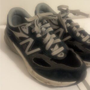 Boys black & gray new balance shoes size 2